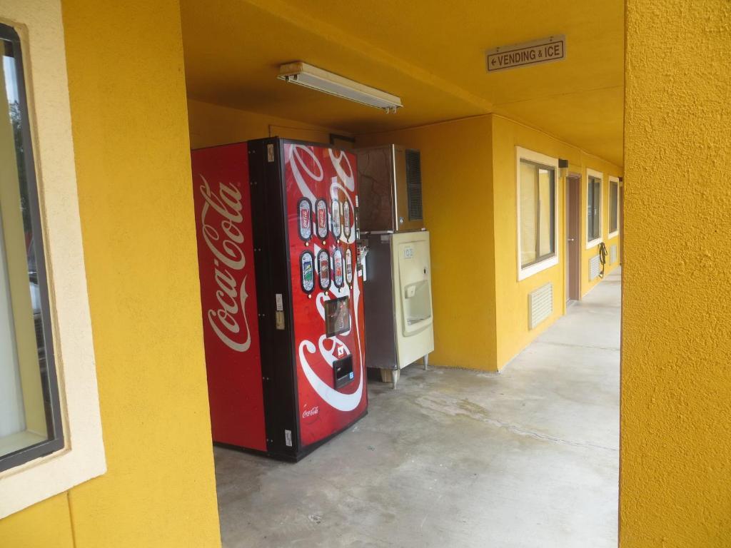 La Grange Executive Inn And Suites Esterno foto